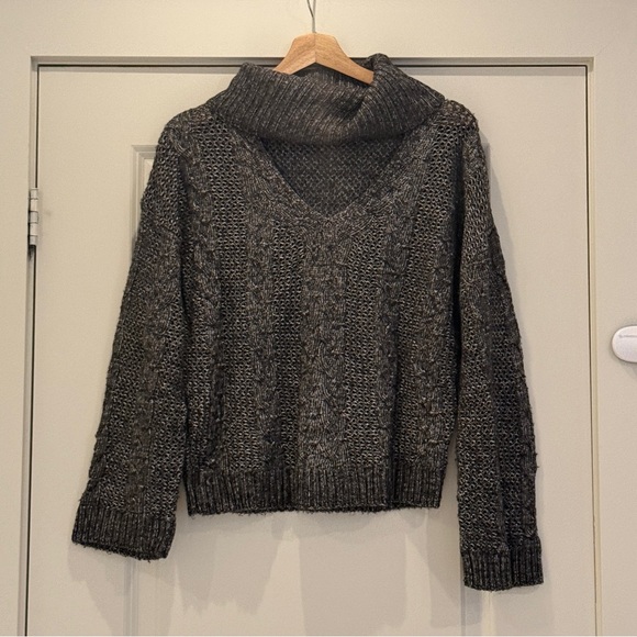 Urban Outfitters Cable Knit Cut-Out Oversized Sweater, Size S, Black - Picture 5 of 12